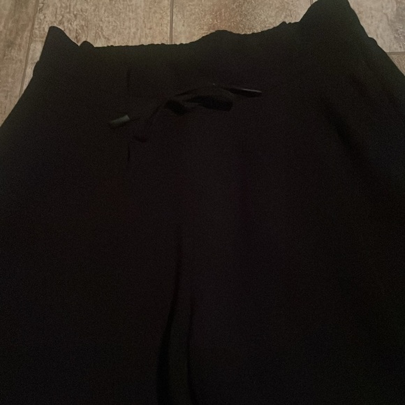 NWT Varley Claude High-Rise Shorts in black - Picture 9 of 11